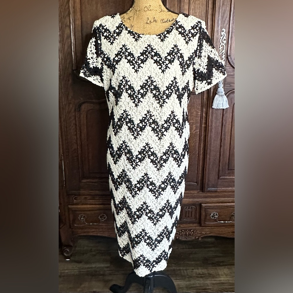 Talbots Black and White Sheath Dress Short Sleeve Midi